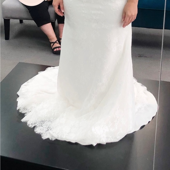 Ivory Lace Strapless Wedding Dress - NWT - Picture 13 of 16